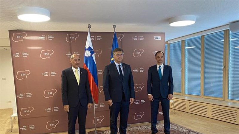 Predsjednik Vlade na Bledu: Razgovarat ćemo o posljedicama Covida-19, to je izazov s kakvim se nismo susreli